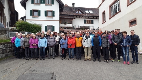 Bewegung, Sonne und ein geselliger Abschluss: zufriedenes Lächeln in den Gesichtern der 59 Teilnehmer an der Wanderung in Waldulm/Kappelrodeck